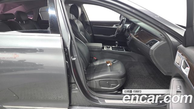 Genesis G80 2017 — photo 16