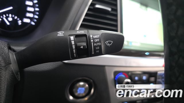 Genesis G80 2017 — photo 27