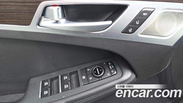Genesis G80 2017 — photo 28