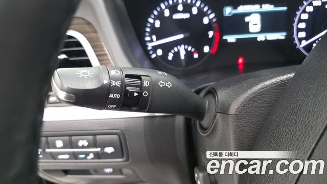 Genesis G80 2017 — photo 29
