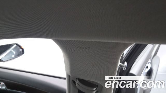 Genesis G80 2017 — photo 30