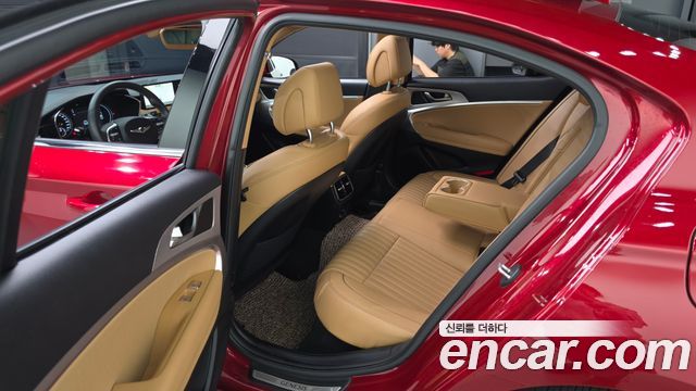 Genesis G70 2021 — photo 17