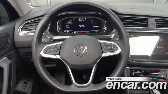 Volkswagen Tiguan 2023 — photo 14