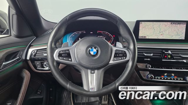 BMW 5-Series 2020 — photo 19
