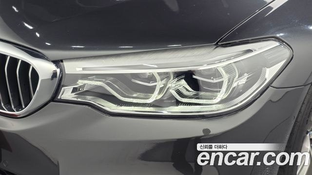 BMW 5-Series 2020 — photo 8