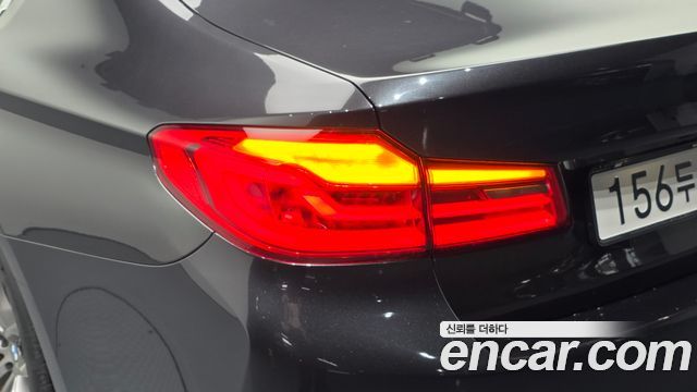 BMW 5-Series 2020 — photo 9