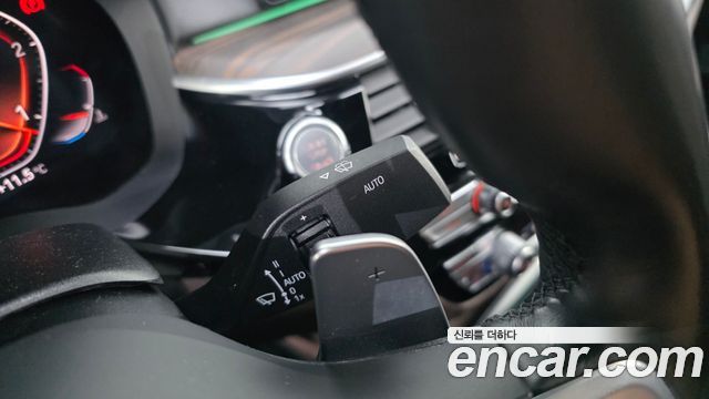 BMW 5-Series 2020 — photo 28