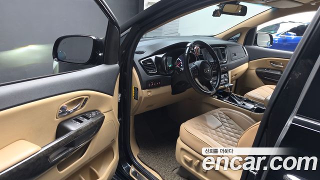 Kia Canival 2019 — photo 13