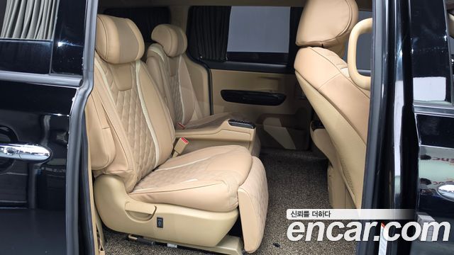 Kia Canival 2019 — photo 17