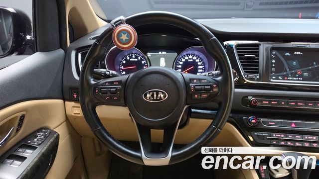 Kia Canival 2019 — photo 18