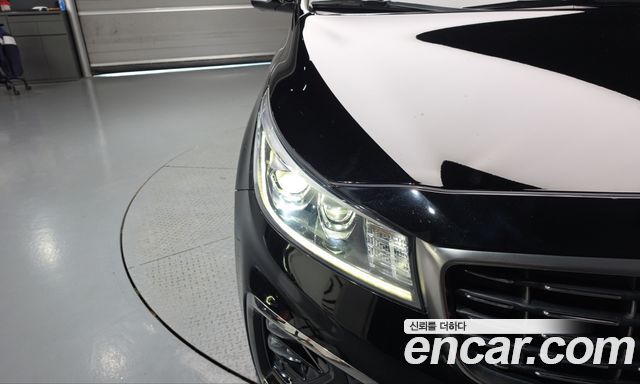 Kia Canival 2019 — photo 8