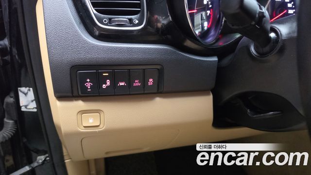 Kia Canival 2019 — photo 32