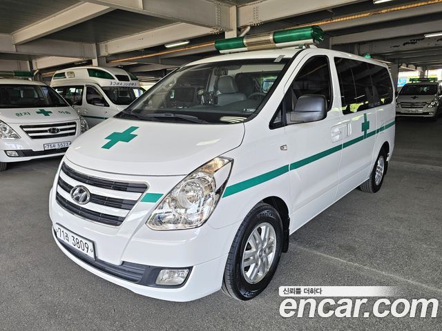Hyundai Starex 2017 — photo 1