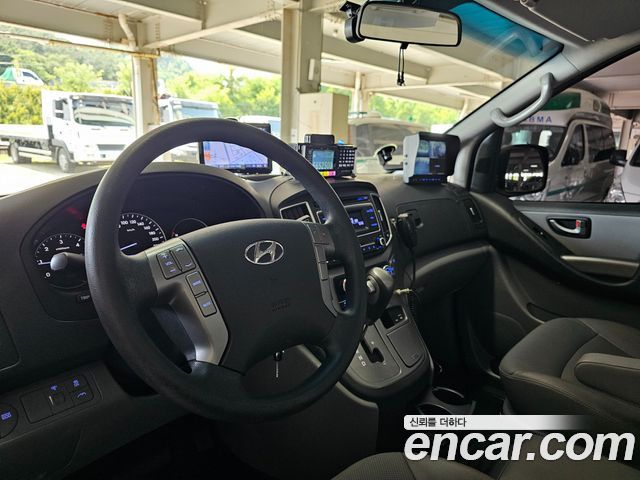 Hyundai Starex 2017 — photo 9