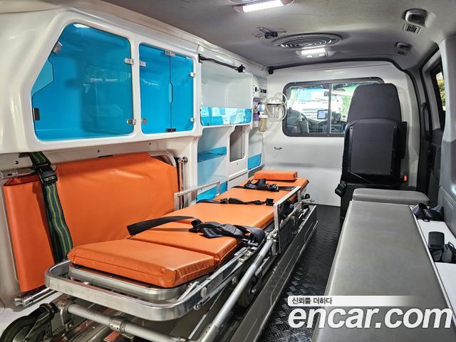 Hyundai Starex 2017 — photo 11