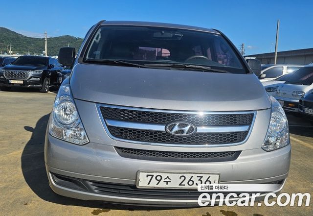Hyundai Starex 2012 — photo 2