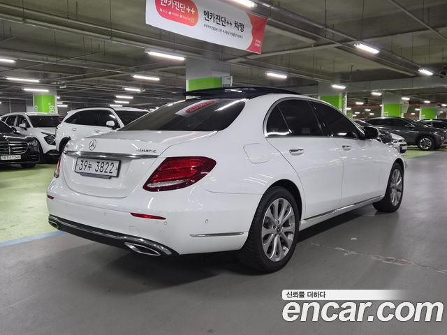 Mercedes-Benz E-Class 2019 — photo 2