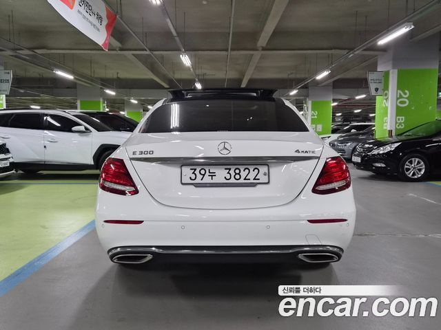 Mercedes-Benz E-Class 2019 — photo 4