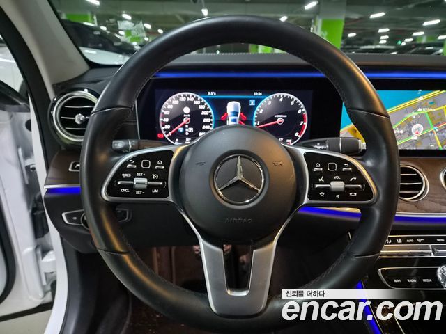 Mercedes-Benz E-Class 2019 — photo 8