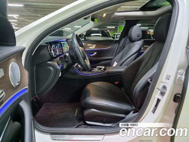 Mercedes-Benz E-Class 2019 — photo 10