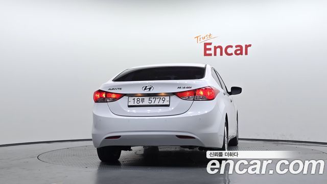 Hyundai AVANTE 2012 — photo 4