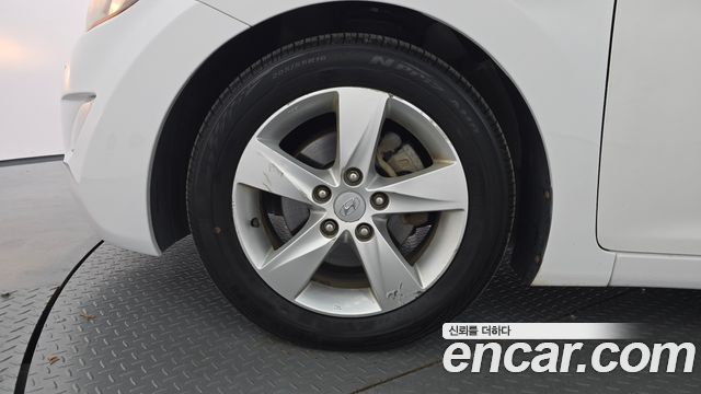 Hyundai AVANTE 2012 — photo 5