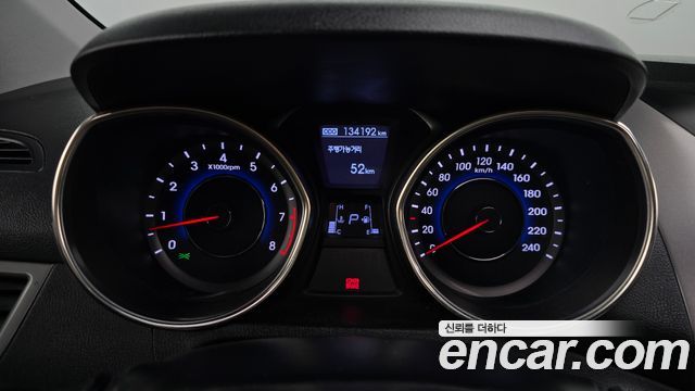 Hyundai AVANTE 2012 — photo 8