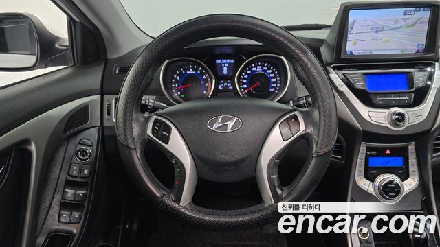 Hyundai AVANTE 2012 — photo 16