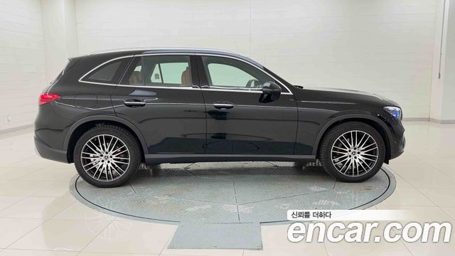 Mercedes-Benz GLC-Class 2026 — photo 6