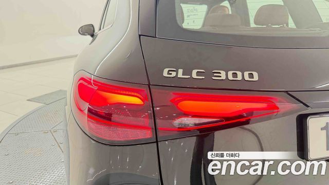 Mercedes-Benz GLC-Class 2026 — photo 11