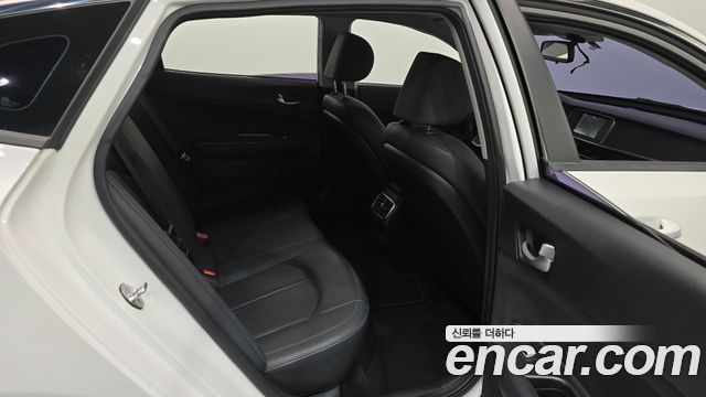 Kia K5 2019 — photo 17