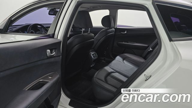 Kia K5 2019 — photo 18