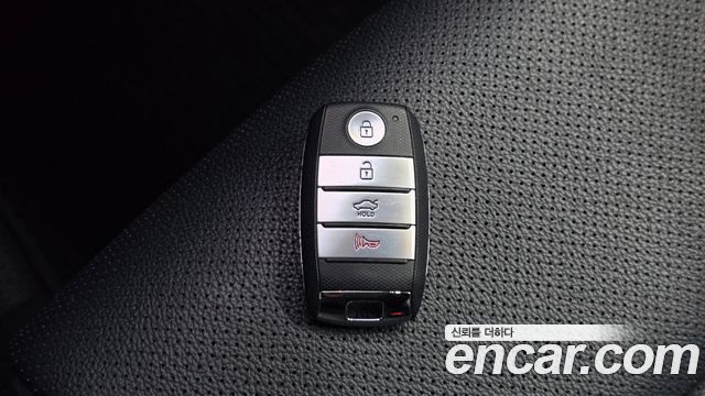 Kia K5 2019 — photo 24