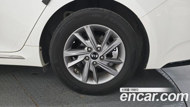 Kia K5 2019 — photo 7
