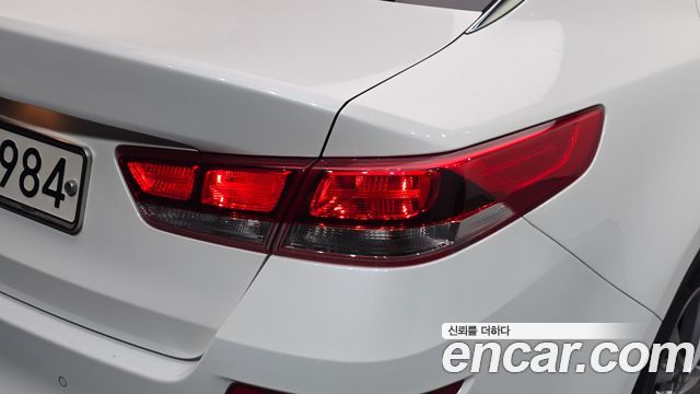 Kia K5 2019 — photo 9