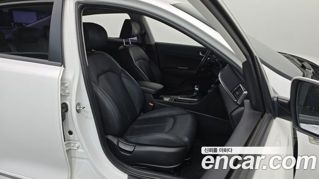 Kia K5 2019 — photo 16