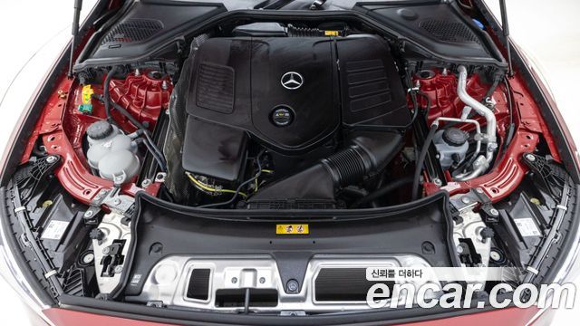 Mercedes-Benz E-Class 2025 — photo 6