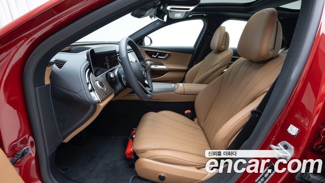 Mercedes-Benz E-Class 2025 — photo 14