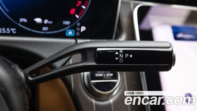 Mercedes-Benz E-Class 2025 — photo 19
