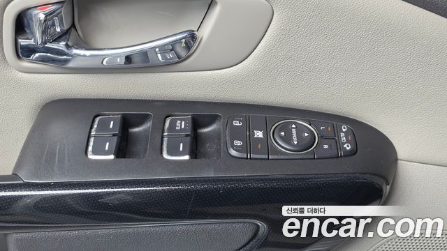Kia Canival 2017 — photo 17