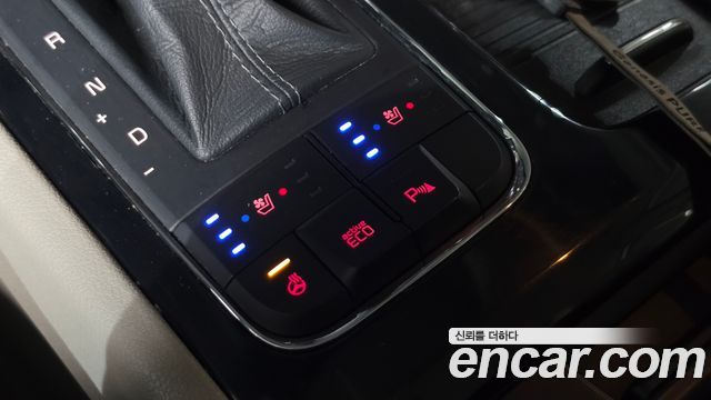 Kia Canival 2017 — photo 25
