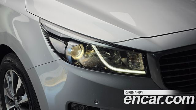 Kia Canival 2017 — photo 8