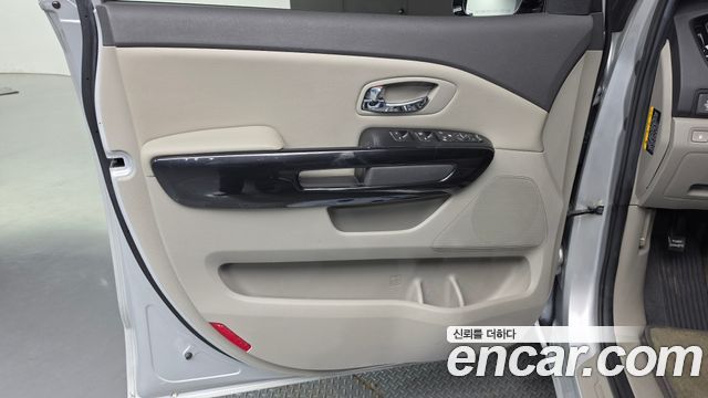 Kia Canival 2017 — photo 14