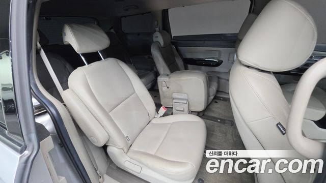 Kia Canival 2017 — photo 31
