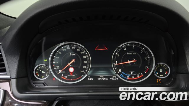 BMW 5-Series 2016 — photo 8