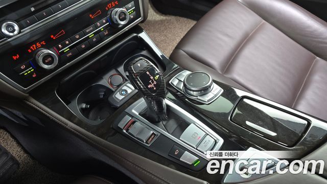 BMW 5-Series 2016 — photo 9