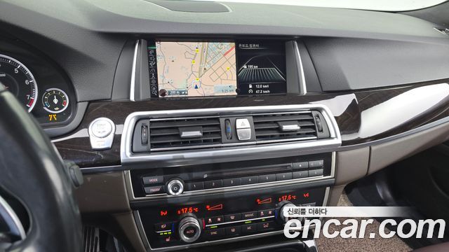 BMW 5-Series 2016 — photo 12