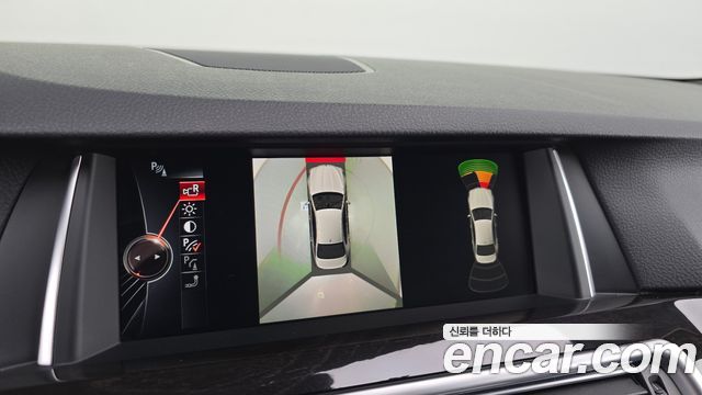 BMW 5-Series 2016 — photo 15
