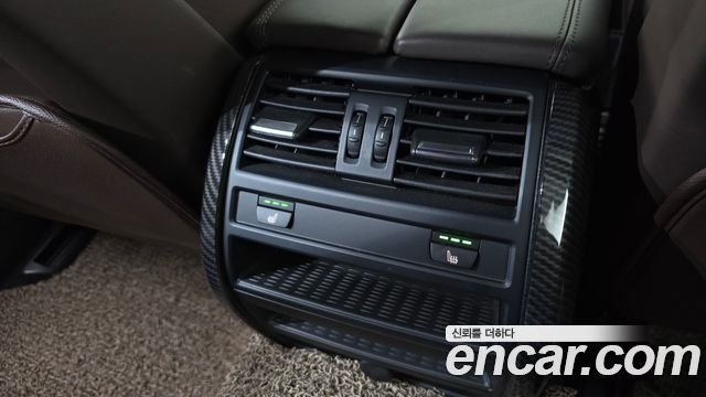 BMW 5-Series 2016 — photo 16