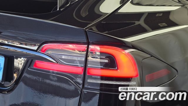 Tesla Model X 2023 — photo 9